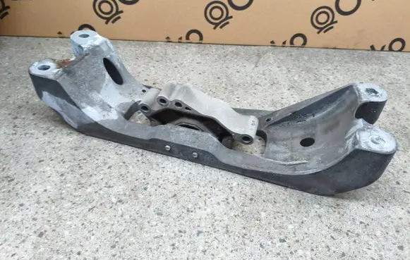 Ford Explorer VI Engine mounting bracket A64RB L1M35060BA