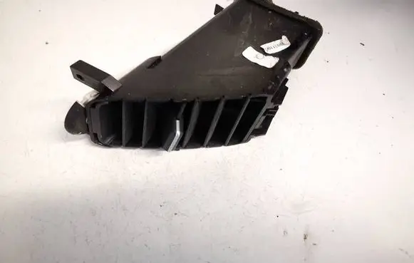Nissan Primera Dash center air vent grill a1007035