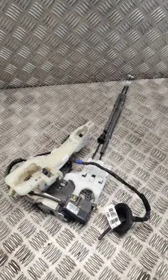 Hyundai Santa Fe Front door lock 813202W010 10446