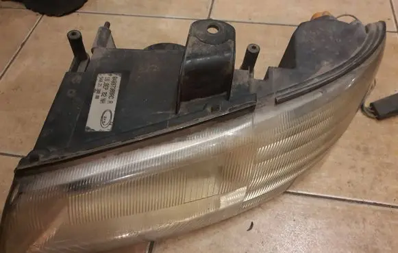 Chrysler Voyager Headlight/headlamp 04897389AC 4676678 0307852
