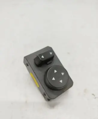 Wing mirror switch