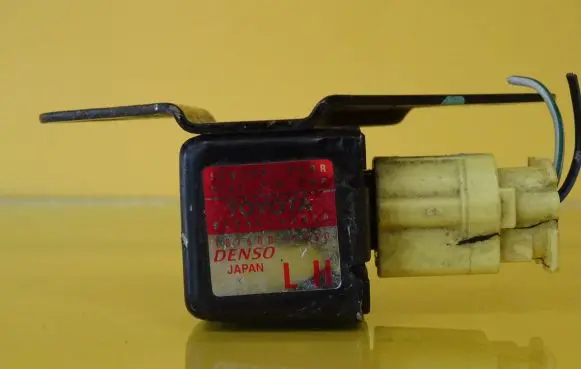 Toyota Yaris Airbag deployment crash/impact sensor 89835-52010