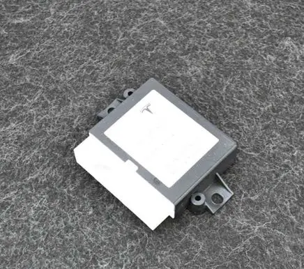 Tesla Model X Other devices 105589100D