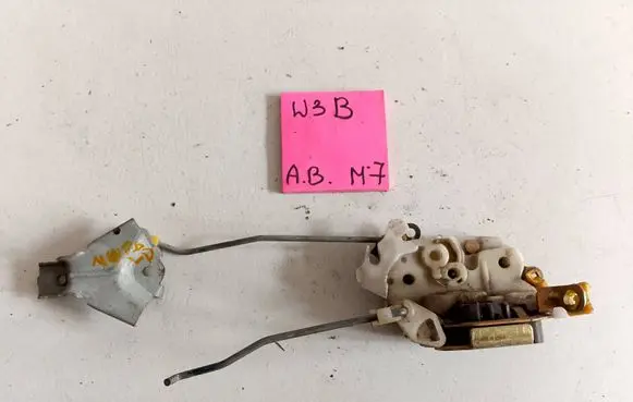Ford Mondeo Mk III Rear door lock DCC20501
