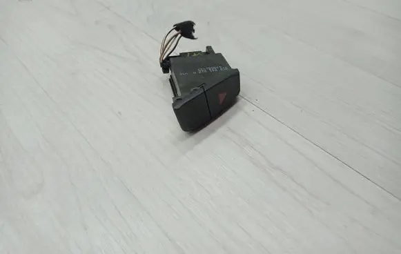 Audi A4 S4 B8 8K Hazard light switch 8k2941509a