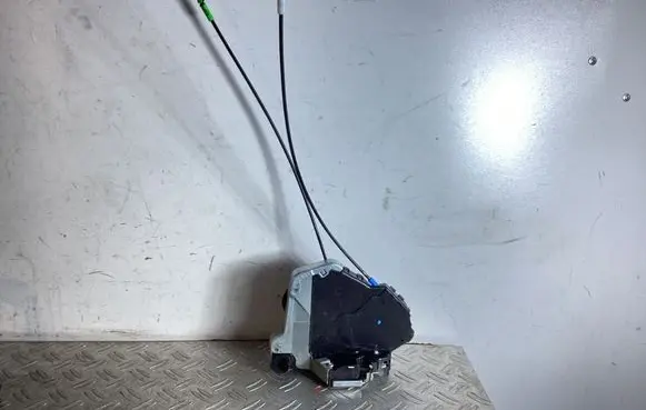 Lexus GS 250 350 300H 450H Front door lock 2C1304