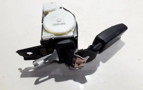 Middle seatbelt (rear)