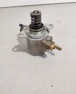 Volkswagen Golf VI Fuel injection high pressure pump 03C127026R 9621195821256 03C127026D
