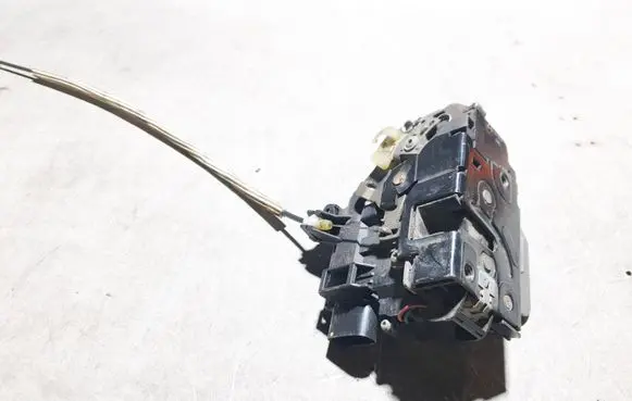 Audi A6 S6 C5 4B Front door lock 4B1837016G