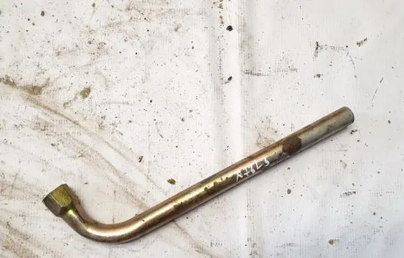 Volkswagen PASSAT B3 Wheel nut wrench 