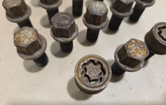 Mercedes-Benz CL C216 Nuts/bolts 