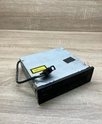 Volkswagen Touran I CD/DVD changer 1T0035110A