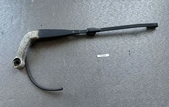 Nissan Patrol Y61 Rear wiper blade arm 28780VB000