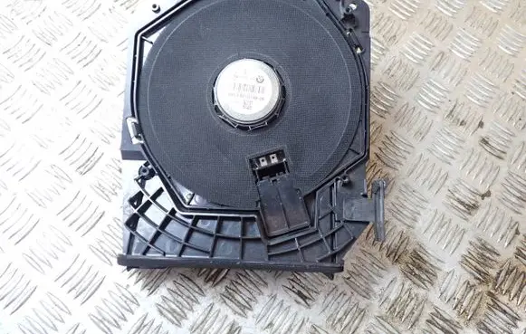 BMW 1 F20 F21 Subwoofer speaker 9210148