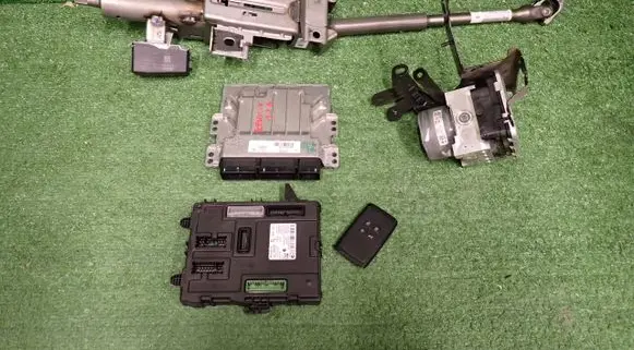 Engine ECU kit and lock set