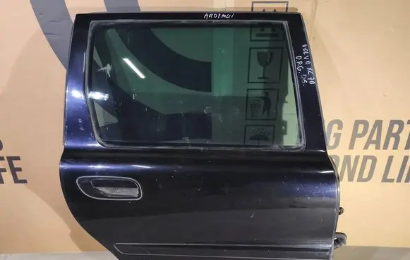 Volvo XC70 Rear door 