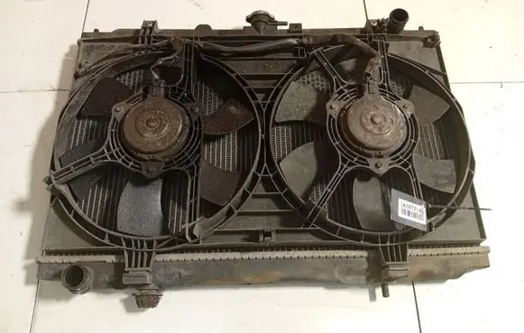 Nissan Almera Tino Radiator cooling fan shroud 