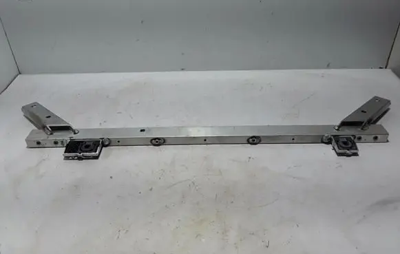 Volvo S90, V90 Headlight/headlamp mounting bracket 31690552