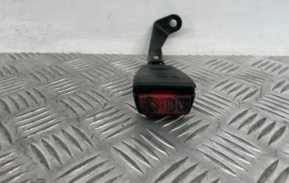 BMW 3 E46 Rear seatbelt buckle 7007748