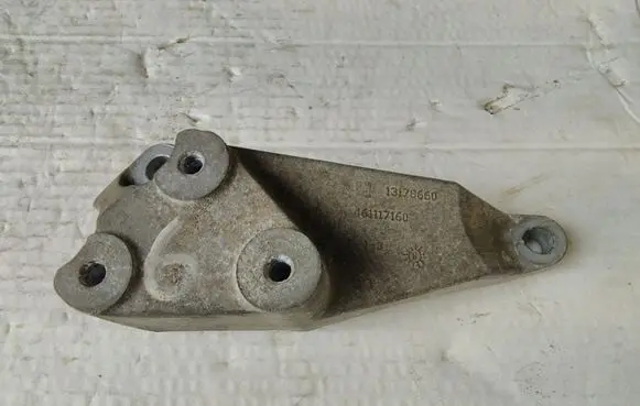 Opel Vectra C Gearbox mounting bracket 13178660 461117160