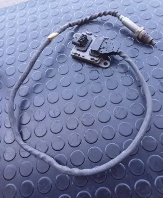 Volkswagen PASSAT B8 Lambda probe sensor 04L907805DC