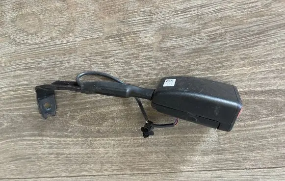 Volvo XC40 Front seatbelt buckle 31462805