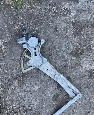 Toyota Hilux (AN10, AN20, AN30) Front door window regulator with motor