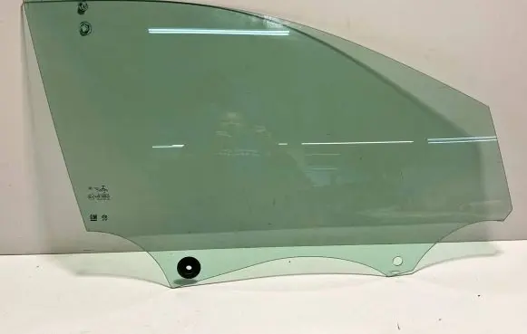 Peugeot 3008 II Front door window glass four-door 19235 9811413680