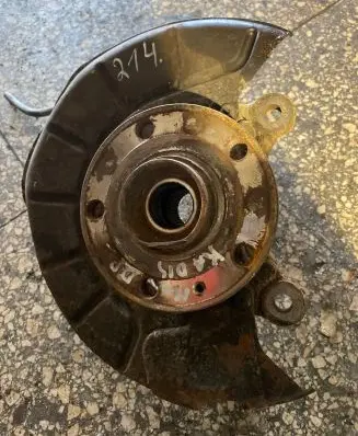 Volkswagen Caddy Front wheel hub