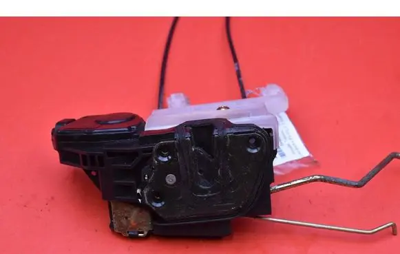Hyundai Tucson JM Front door lock