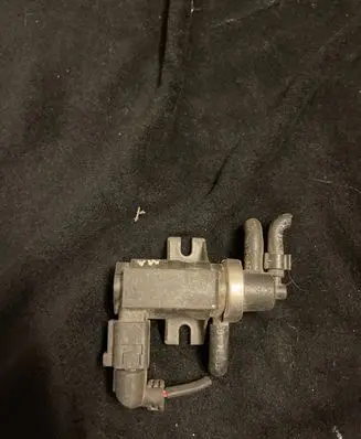 Volkswagen Golf V Turbo solenoid valve 1J0906627