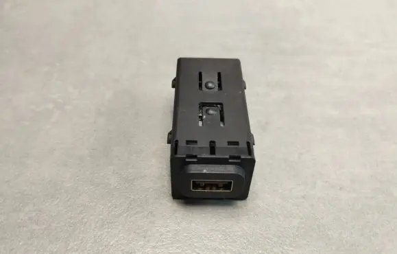 Volkswagen Amarok II USB socket connector N1WT19J252AA