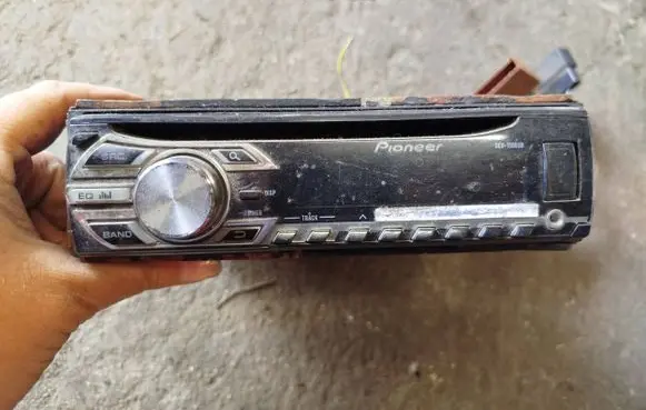 Ford Focus Radio/CD/DVD/GPS head unit DEH1500UB 10R030421 Pioneer