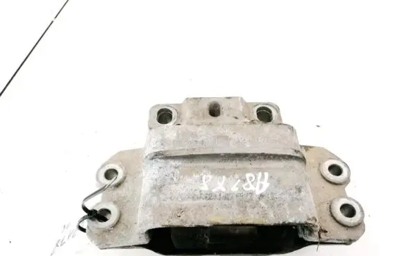 Skoda Octavia Mk2 (1Z) Engine mount bracket 1K0199555