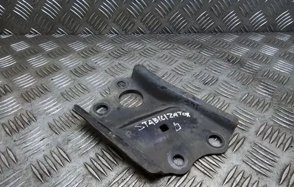 Toyota Prius+ (ZVW40) Sway bar bush bracket, front 