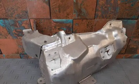 Mini One - Cooper F56 F55 Heat shield in engine bay 5A7DB85 8632103 11655A7DB85