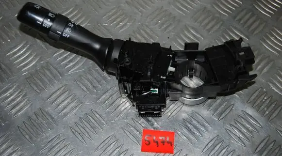 Lexus IS 220D-250-350 Indicator stalk 17F192