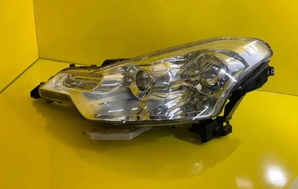 Citroen C-Crosser Headlight/headlamp 89318045