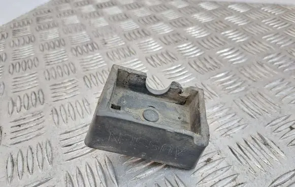 Opel Signum Jacking socket point 330337437