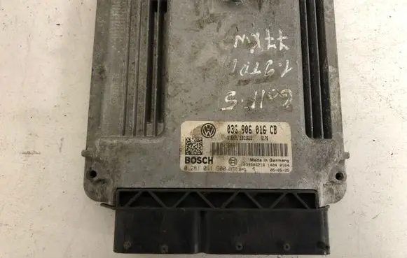 Volkswagen Golf V Engine control unit/module 03G906016CB