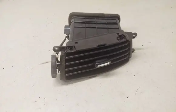 Hyundai i30 Dash center air vent grill 974102L000