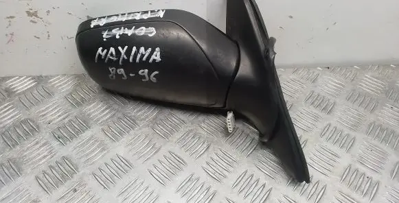 Nissan Primera Front door electric wing mirror 023254