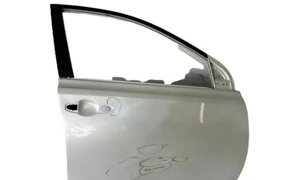 Toyota RAV 4 (XA40) Front door
