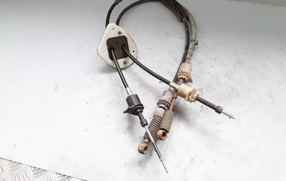 Iveco Daily 35 - 40.10 Gear shift cable linkage 504199606 84657M1