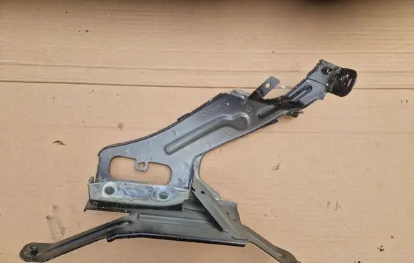 Audi A6 S6 C8 4K Fender mounting bracket 4K0821132