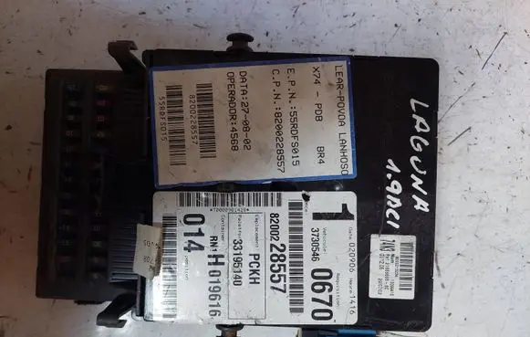Renault Laguna II Fuse module 8200228557 33195140 55RDFS015