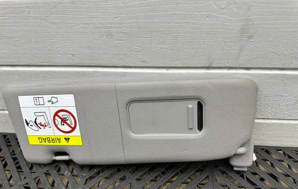 BMW 1 F20 F21 Sun visor 7319153 221216 050402