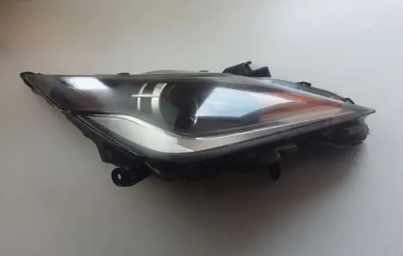 Toyota Aygo AB40 Headlight/headlamp 811300H140