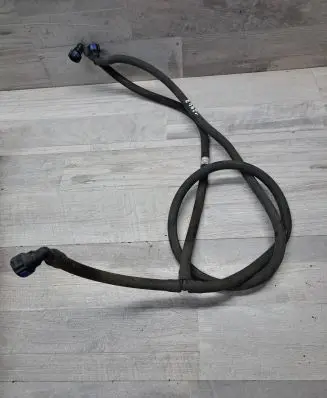 Volkswagen Touran II Headlight washer hose/pipe 1T0955970D