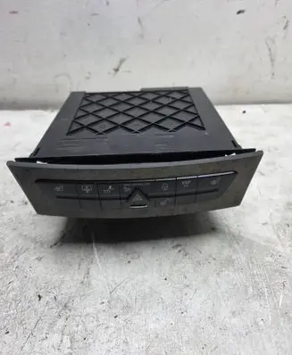 Mercedes-Benz E W211 CD/DVD changer A2116800552
